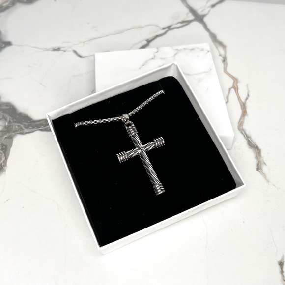 † Men’s Chunky Silver Ion Plated Stainless Steel Latin Cross Necklace - Picture 6 of 6